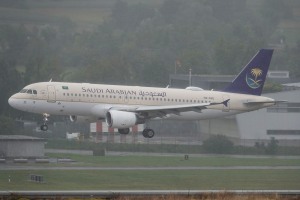 HZ-ASG - Airbus A320-214 - Saudi Arabian Airlines - landing on Runway 28 at ZRH Airport during heavy rain - Zürich-Kloten Airport - Switzerland ZRH - LSZH