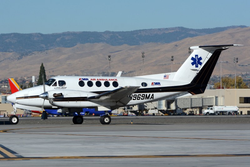 DSC_5590-N969MA-1981-Beechcraft-B200-Super-King-Air-BB-894-AMR-Air-Ambulance-Photo-taken-2017-10-26-by-Marcel-Siegenthaler-at-Reno-Tahoe-International-Airport-NV-USA-RNO-KRNO