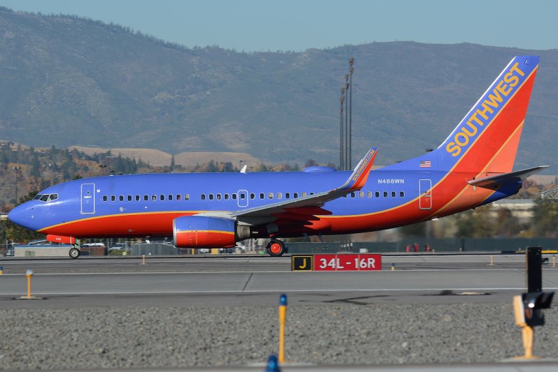 DSC_5541-N488WN-2004-Boeing-737-7H4-sn-338531587-Southwest-Airlines-Photo-taken-2017-10-26-by-Marcel-Siegenthaler-at-Reno-Tahoe-International-Airport-NV-USA-RNO-KRNO