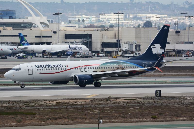 DSC_9106-XA-AME-2013-Boeing-737-852-sw-367084559-Aeromexico-Samsung-Galaxy-S8-livery-Photo-taken-2017-10-31-at-Los-Angeles-International-Airport-CA-USA-LAX-KLAX
