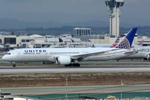 N26960 2015 Boeing 787-9 Dreamliner United Airlines