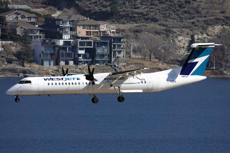 DSC08791-C-GDEN-2015-Bombardier-Q400-De-Havilland-Canada-DHC-8-402-Q400-sn-4500-Westjet-Encore-Photo-taken-2023-03-21-by-Marcel-Siegenthaler-at-Penticton-Airport-BC-Canada-YYF-CYYF