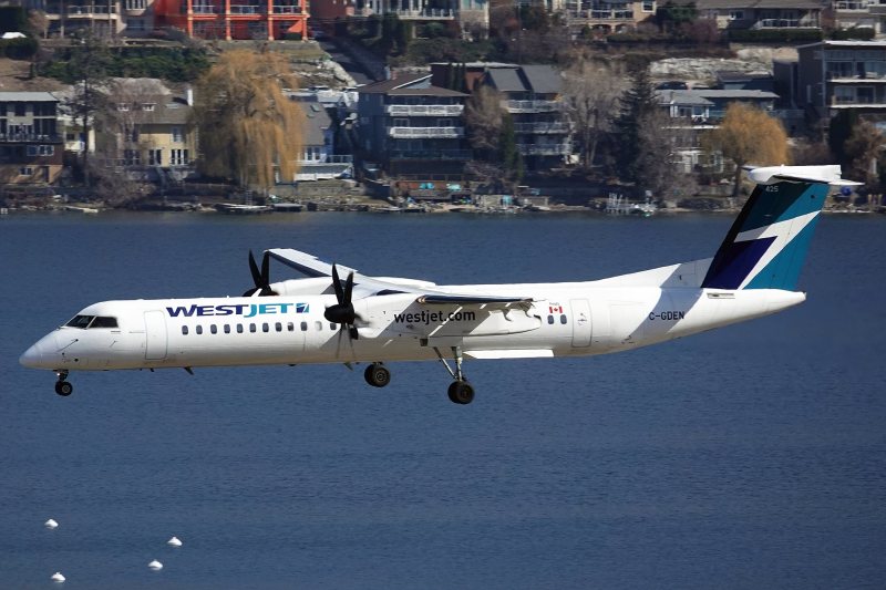 DSC08793-C-GDEN-2015-Bombardier-Q400-De-Havilland-Canada-DHC-8-402-Q400-sn-4500-Westjet-Encore-Photo-taken-2023-03-21-by-Marcel-Siegenthaler-at-Penticton-Airport-BC-Canada-YYF-CYYF