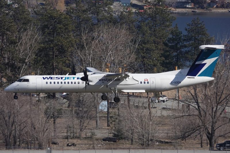 DSC08799-C-GDEN-2015-Bombardier-Q400-De-Havilland-Canada-DHC-8-402-Q400-sn-4500-Westjet-Encore-Photo-taken-2023-03-21-by-Marcel-Siegenthaler-at-Penticton-Airport-BC-Canada-YYF-CYYF