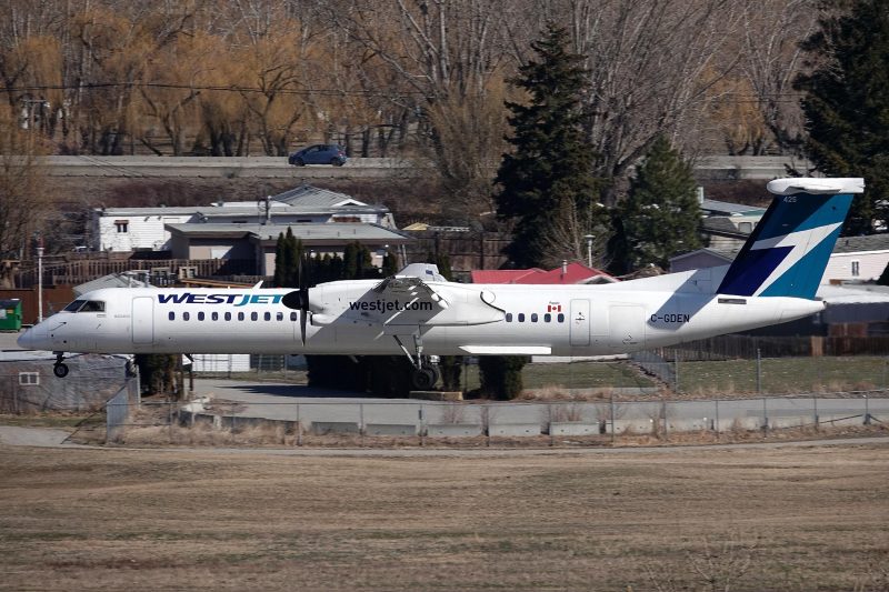 DSC08807-C-GDEN-2015-Bombardier-Q400-De-Havilland-Canada-DHC-8-402-Q400-sn-4500-Westjet-Encore-Photo-taken-2023-03-21-by-Marcel-Siegenthaler-at-Penticton-Airport-BC-Canada-YYF-CYYF