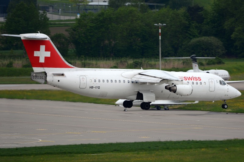 DSC_9326-HB-IYQ-2001-British-Aerospace-AVRO-146-RJ100-sn-E3384-Swiss-International-Air-Lines-Photo-taken-2015-05-09-at-Zurich-Kloten-Airport-ZH-Switzerland-ZRH-LSZH