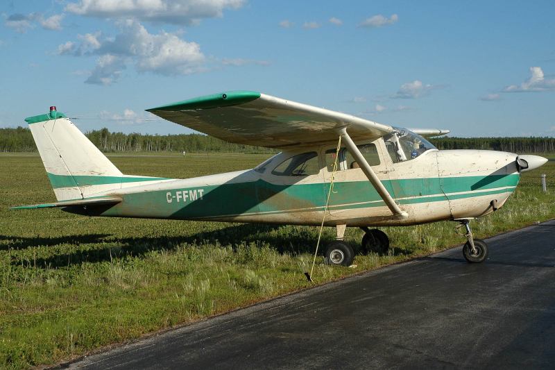 ms005284-C-FFMT-1963-Cessna-172D-Skyhawk-sn-17250321-Photo-taken-2005-07-14-by-Marcel-Siegenthaler-at-High-Level-Airport-AB-Canada-YOJ-CYOJ