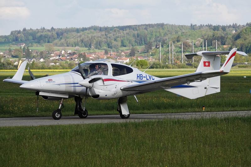 DSC02343-HB-LVC-2018-Diamond-DA42-NG-Twin-Star-sn-42.N371-Horizon-Swiss-Flight-Academy-Ltd.-Photo-taken-2022-04-26-by-Marcel-Siegenthaler-at-Grenchen-Airport-Switzerland-ZHI-LSZG