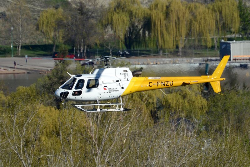 DSC_8089-C-FNZU-1999-Aerospatiale-AS350B3-AStar-sn-3195-Canadian-Helicopters-Photo-taken-2016-04-10-by-Marcel-Siegenthaler-at-Penticton-Airport-BC-Canada-YYF-CYYF