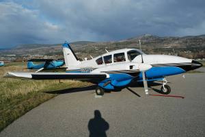 ms004847-N63759-Piper-PA-23-250-Aztec-sn-27-7754092-Photo-taken-2005-04-01-by-Marcel-Siegenthaler-at-Penticton-Airport-BC-Canada-YYF-CYYF