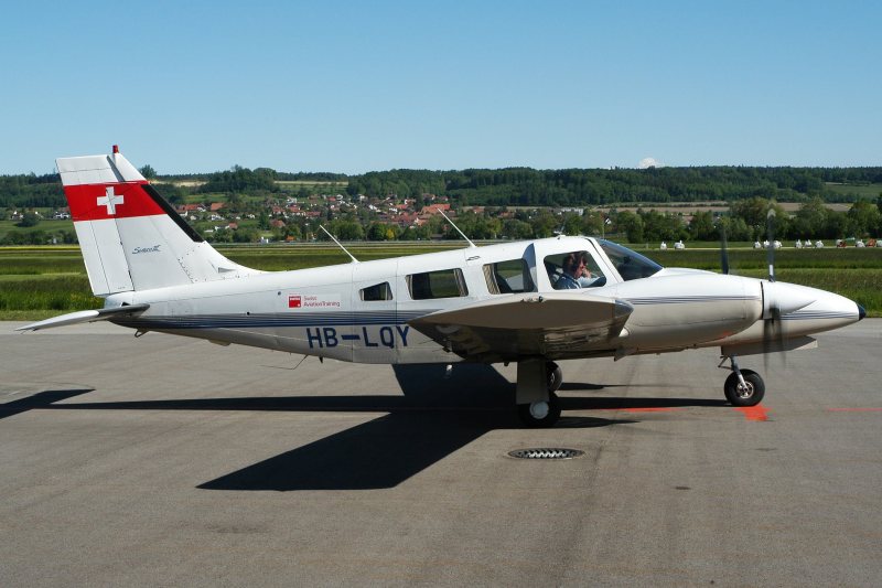 ms002776-HB-LQY-1990-Piper-PA-34-220T-Seneca-III-Swiss-Aviation-Training-Photo-taken-2004-05-17-by-Marcel-Siegenthaler-at-Grenchen-Airport-Switzerland-ZHI-LSZG